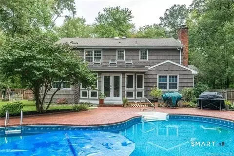 160 Rock Rimmon Rd, Stamford, CT 06903