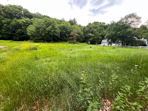 390 Ash Swamp Rd, Glastonbury, CT 06033