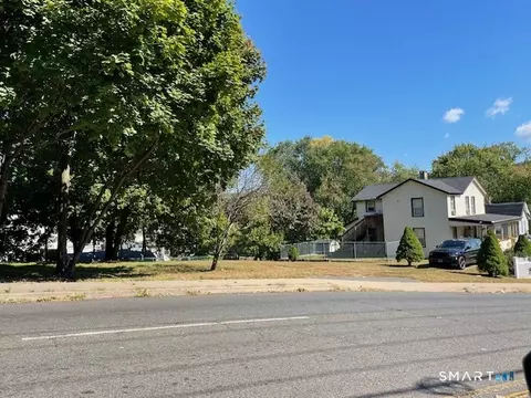 93 Division St, Ansonia, CT 06401