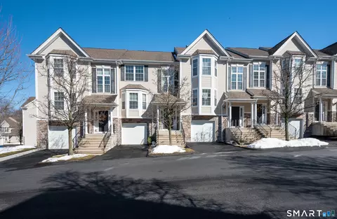 902 Sienna Dr #902, Danbury, CT 06810