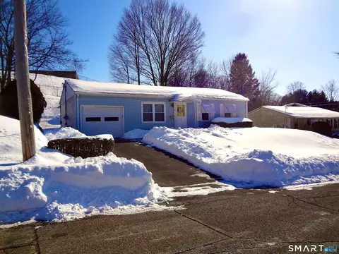 4 Beverly Dr, Ansonia, CT 06401