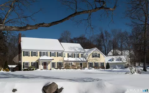 96 Norrans Ridge Dr, Ridgefield, CT 06877