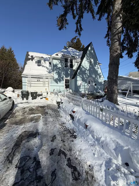 377 Jefferson Ave, New London, CT 06320