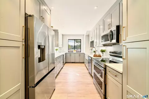445 North Trl #A, Stratford, CT 06614