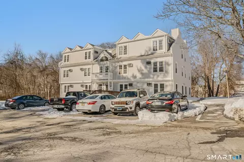 82 Sunset St #73, Waterford, CT 06385