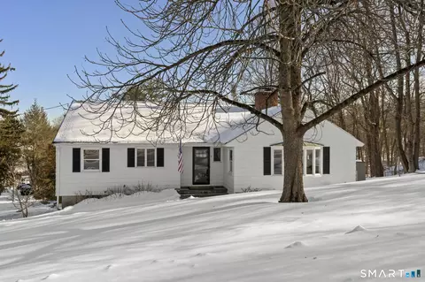 3 Birch Hill Dr, West Hartford, CT 06107