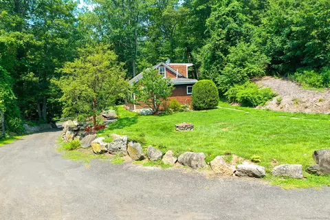 Exterior - 167 Toddy Hill Rd, Sandy Hook, CT 06482 photo 2 of 4