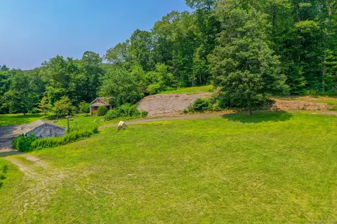 Exterior - 167 Toddy Hill Rd, Sandy Hook, CT 06482 photo 4 of 4