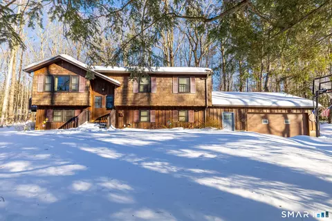 46 Lakeshore Dr, New Hartford, CT 06057