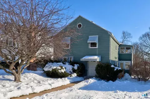 536 S Quaker Ln, West Hartford, CT 06110