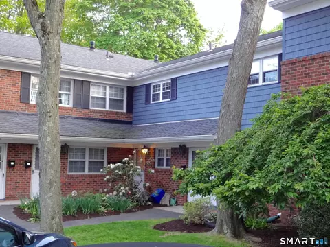245 Unquowa Rd #82, Fairfield, CT 06824