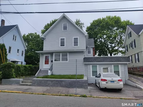 141 Hawkins St, Derby, CT 06418