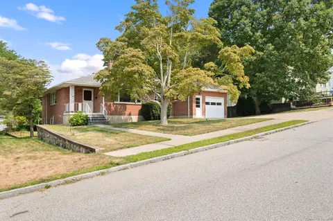 57 Farmington Ave, New London, CT 06320