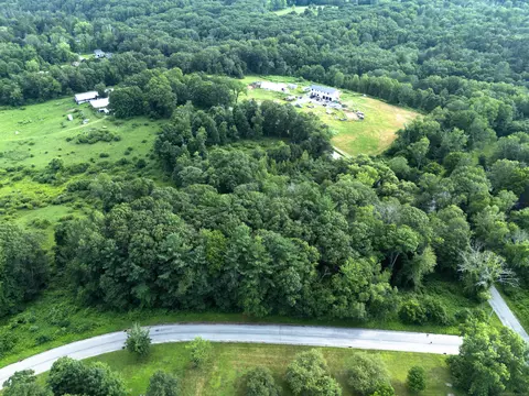 97 Blossom Dr, Pomfret, CT 06259