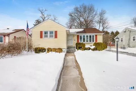 128 Auburn St, Stratford, CT 06614