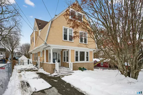 85 Baker Ave, Groton, CT 06340