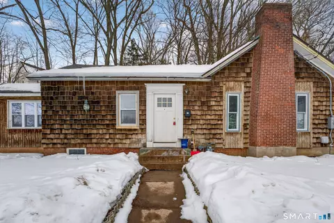 87 West St, Manchester, CT 06040
