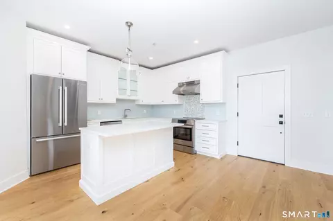 Kitchen - 185 Main St #305, Niantic, CT 06357 photo 2 of 6