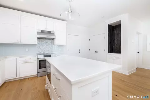 Kitchen - 185 Main St #305, Niantic, CT 06357 photo 3 of 6