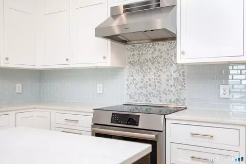 Kitchen - 185 Main St #305, Niantic, CT 06357 photo 5 of 6