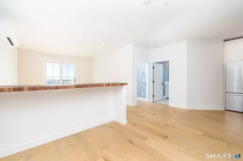 Living - 185 Main St #305, Niantic, CT 06357 photo 1 of 3