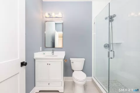 Bath - 185 Main St #305, Niantic, CT 06357 photo 2 of 2