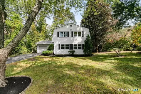 31 Sterling Dr, New Milford, CT 06776