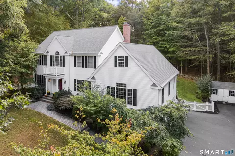 74 Farm View Rd, Bethany, CT 06524