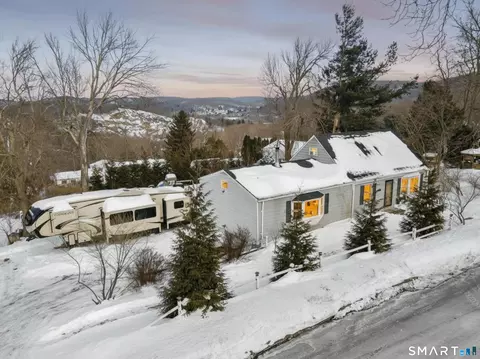 156 Back Rimmon Rd, Beacon Falls, CT 06403