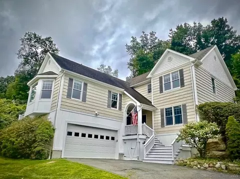 29 Candlewood Cmn, New Milford, CT 06776