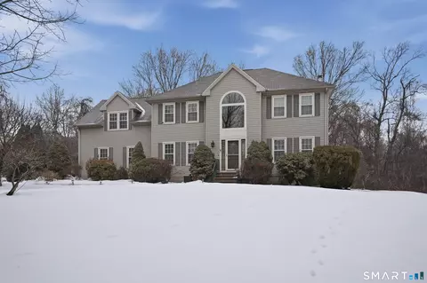 34 Nathan Hale Ct, Cheshire, CT 06410
