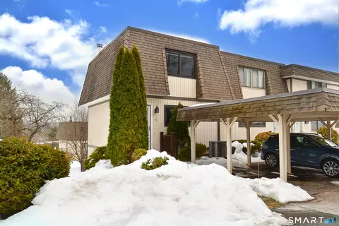 24 Pebblestone Cir #24, Suffield, CT 06078