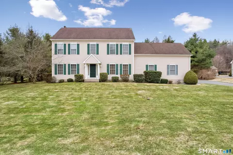 11 Nature Trl, Hamden, CT 06518