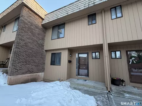 9 Willow Ct #9, Cromwell, CT 06416