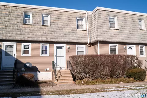 55 Meetinghouse Vlg #2, Meriden, CT 06450