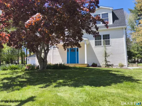 109 Green Meadow Rd, Milford, CT 06461