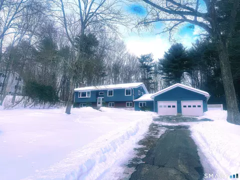 16 Westgate Ln, Mansfield, CT 06268