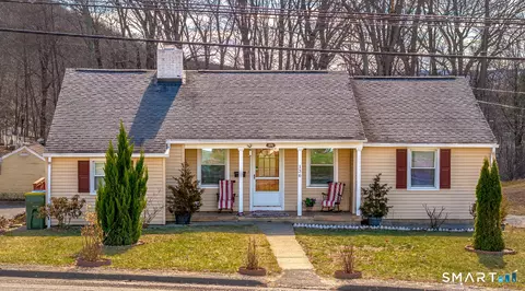 136 Pearl Lake Rd, Waterbury, CT 06706