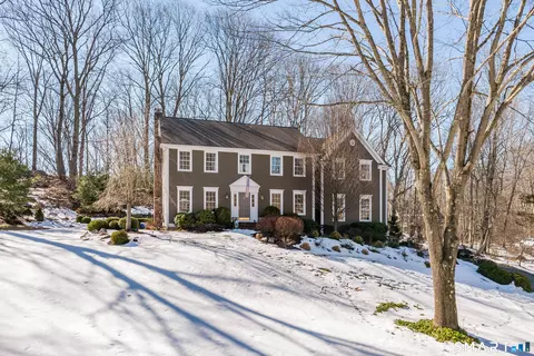 16 Cemetery Rd, Newtown, CT 06470