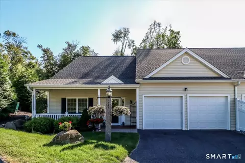 215 Meadow Brook Rd #215, Oxford, CT 06478