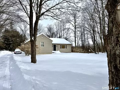142 Washington Rd, Woodbury, CT 06798