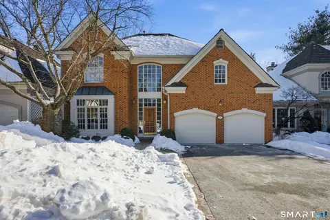 106 Stillson Rd #106, Fairfield, CT 06825