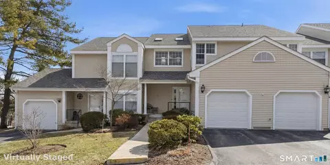 302 Limner Cir #302, Rocky Hill, CT 06067