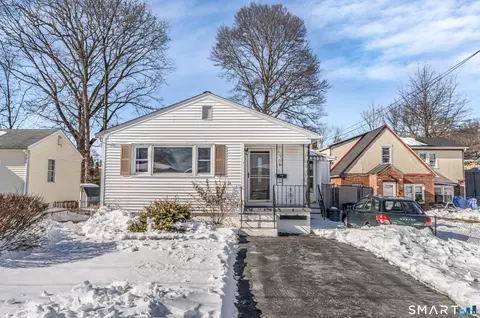 86 Roosevelt Ave, West Haven, CT 06516