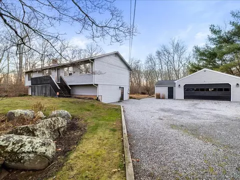 73 Airline Rd, Clinton, CT 06413