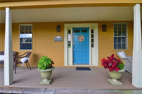 844 Wrights Crossing Rd, Pomfret, CT 06259