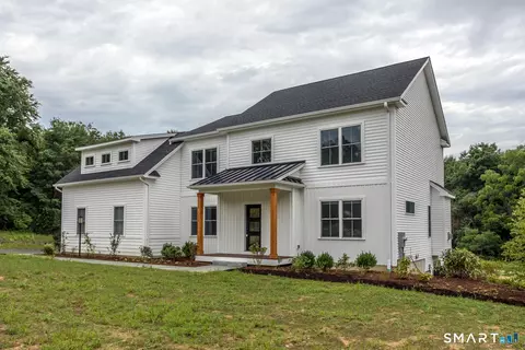 24 Deerwood Rd, Oxford, CT 06478