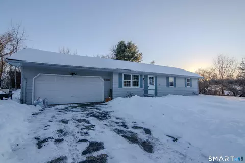 Exterior - 33 Junior Ave, Killingly, CT 06239 photo 3 of 4