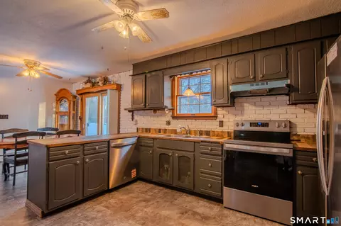Kitchen - 33 Junior Ave, Killingly, CT 06239 photo 1 of 1