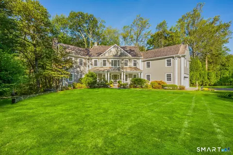 15 Waterbury Ln, Darien, CT 06820